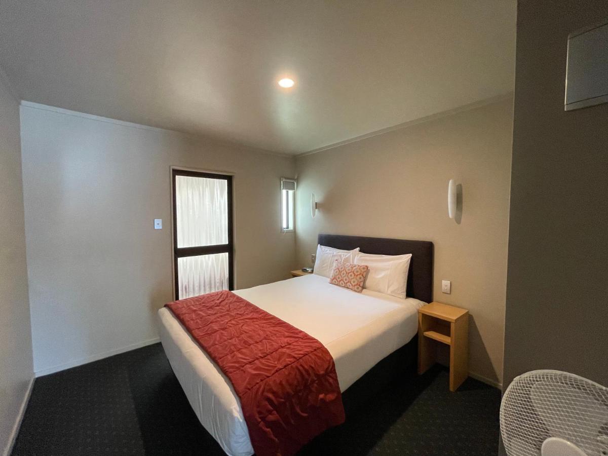 Bentleys Motor Inn Palmerston North Buitenkant foto