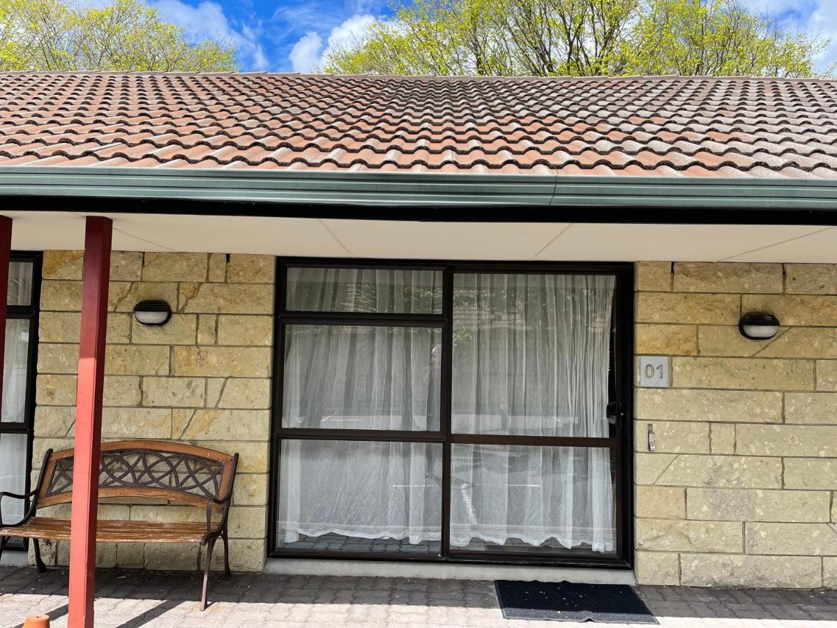 Bentleys Motor Inn Palmerston North Buitenkant foto